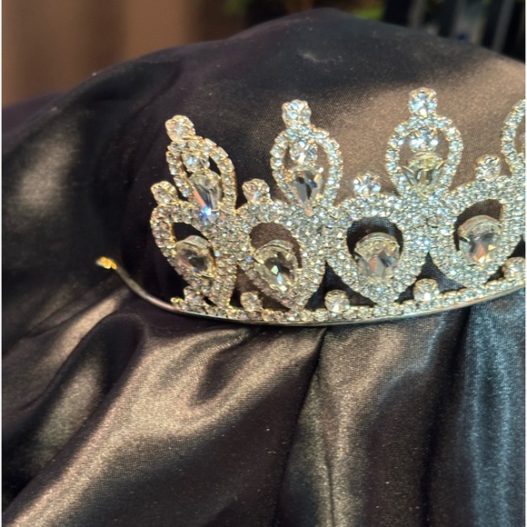 Crystal Tiara / crown - Picture 3 of 5